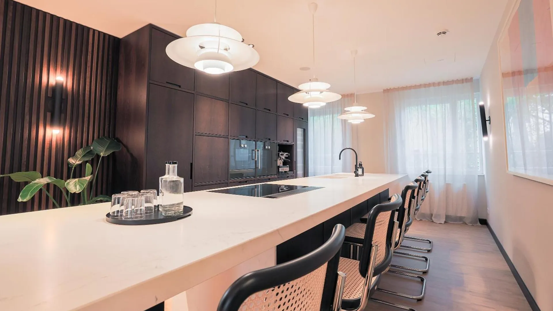 Bob W Munich Schwabing Aparthotel 4*,