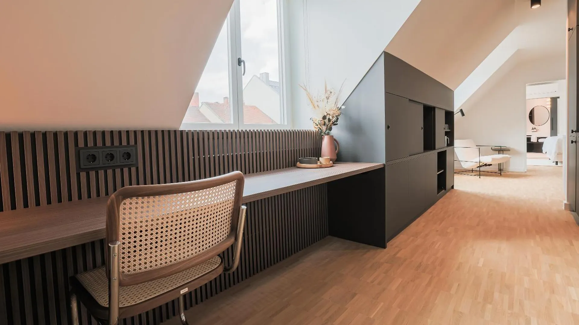 ****  Bob W Munich Schwabing Aparthotel Germany